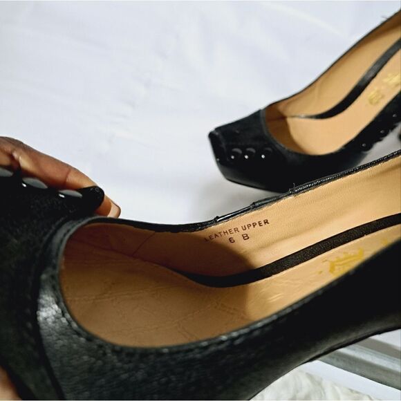 L.A.M.B   - Picture 5 of 8